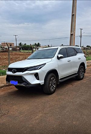 Hilux Sw4 Srx Platinum 2.8 4x4 Turbo Automático Diesel 2024/2024 em Campo Novo do Parecis - MT