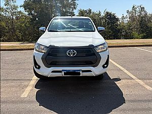 Hilux Cd 2.8 4x4 Mecânico Diesel 2022/2022 em Várzea Grande - MT
