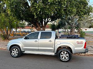 Hilux Srv Cd D4-d 3.0 4x4 Tdi Automático Diesel 2009/2009 em Cáceres - MT