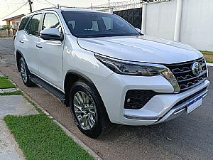 Hilux Sw4 Srx 2.8 4x4 Tdi Automático Diesel 2023/2023 em Cuiabá - MT