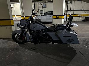 Harley-davidson Road King 2019/2019 em Cuiabá - MT