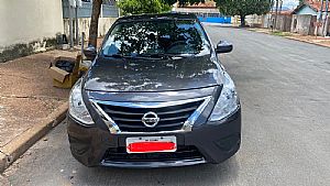 Versa 1.0 Mecânico Flexstart 2017/2017 em Cuiabá - MT