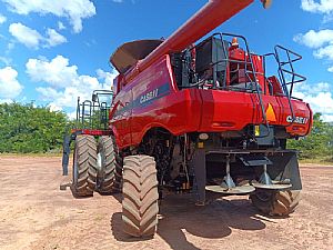 Colheitadeira Case Modelo 7130 Com Plataforma 30 1800h 2019/2019 em Paranatinga - MT