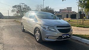 Onix Joy Hatch 1.0 Mecânico Flex 2016/2017 em Cuiabá - MT