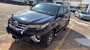 Hilux Sw4 Srx 2.8 4x4 Tdi Automático Diesel 2018/2019 em Lucas do Rio Verde - MT