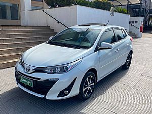 Yaris Hatch Xls Connect 1.5 Automático Flex 2021/2022 em Cuiabá - MT