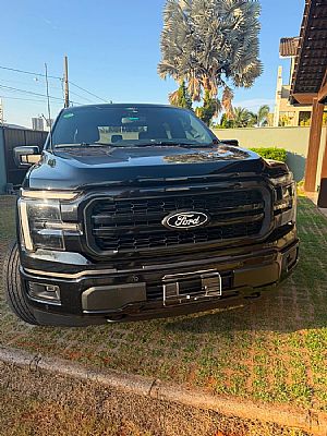 F-150 Lariat Black 4x4 5.0 V8 2025/2025 em Nova Mutum - MT