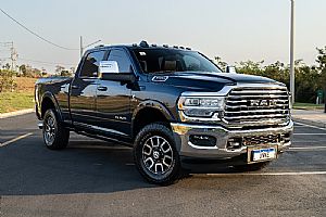 Ram 3500 Limited Longhorn Cd 6.7 Turbo Diesel 2023/2024 em Cuiabá - MT