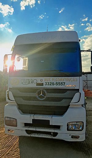Mercedes Axor 2644 S 6x4 2p Diesel E5 2018/2019 em Tangará da Serra - MT