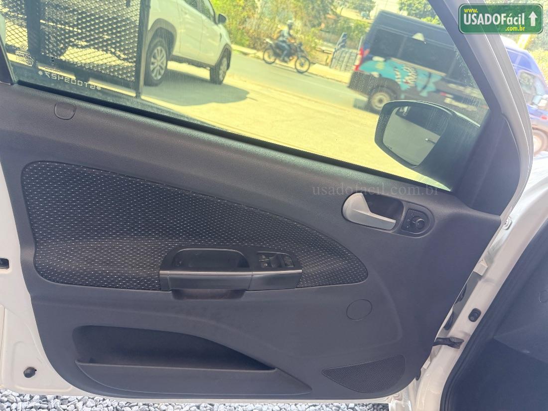 VOLKSWAGEN Voyage Trendline 1.6 Total Flex 2015/2016 — foto 12 de 13