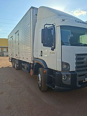 Volks 24-280 E Constellation 6x2 Diesel 2012/2012 em Várzea Grande - MT
