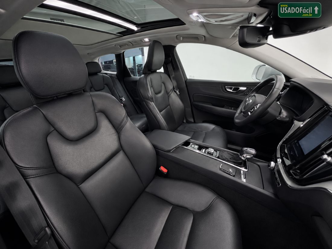 VOLVO Volvo XC 60 T-5 Momentum 2.0 254cv AWD 5P 2019/2020 — foto 11 de 12
