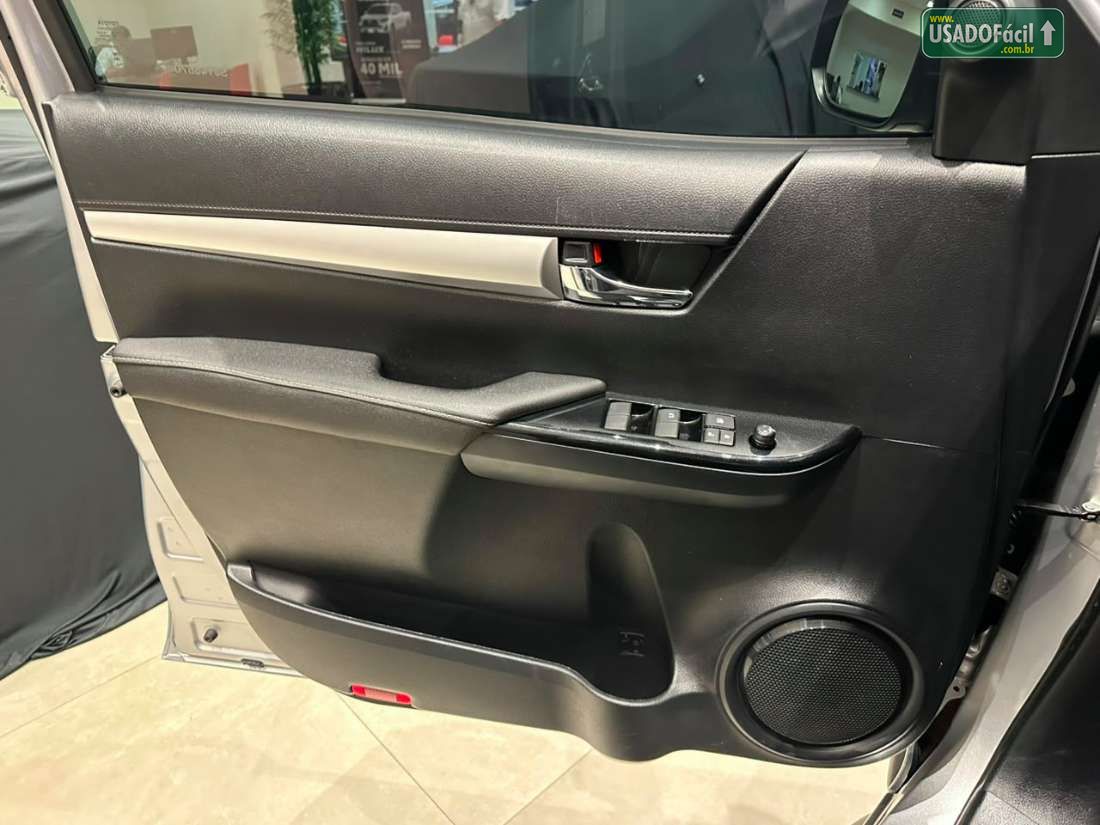 Toyota Hilux SR CD 2.8 4X4 TDI Automático Diesel 2025/2025 — foto 14 de 15