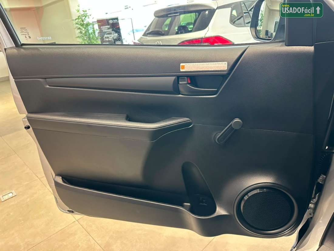 Toyota Hilux CS 4x4 2.8 TDI Automático Diesel 2025/2025 — foto 12 de 14