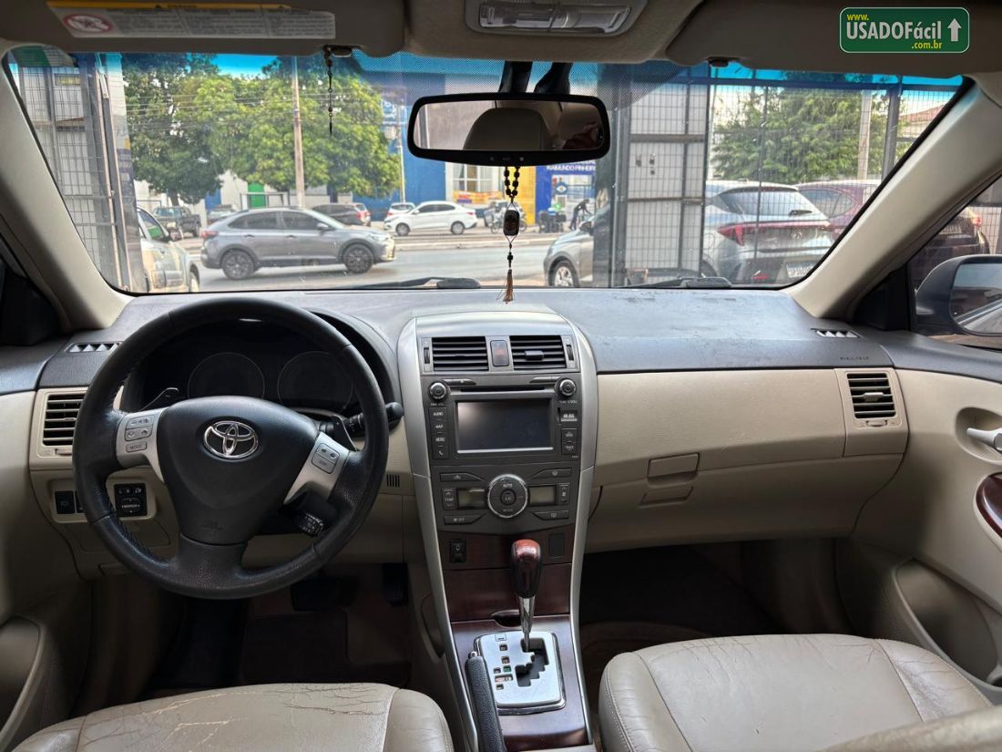 Toyota Corolla Altis 2.0 Automático Flex 2013/2014 — foto 8 de 12