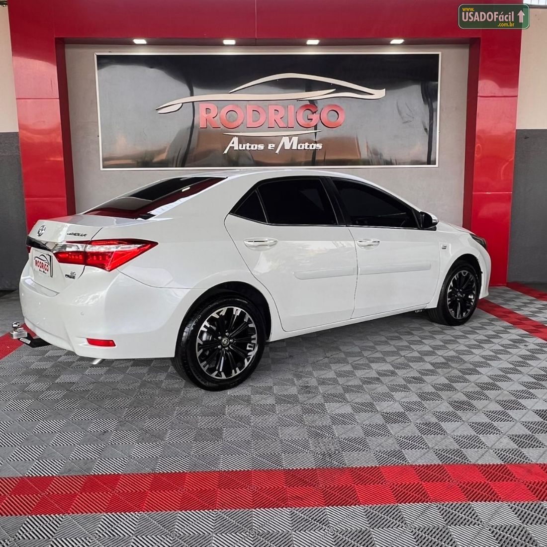 Toyota Corolla Altis 2.0 Automático Flex 2015/2016 — foto 4 de 12