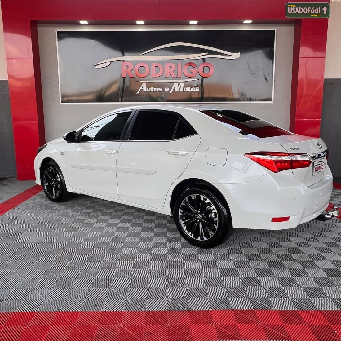 Toyota Corolla Altis 2.0 Automático Flex 2015/2016 — foto 6 de 12