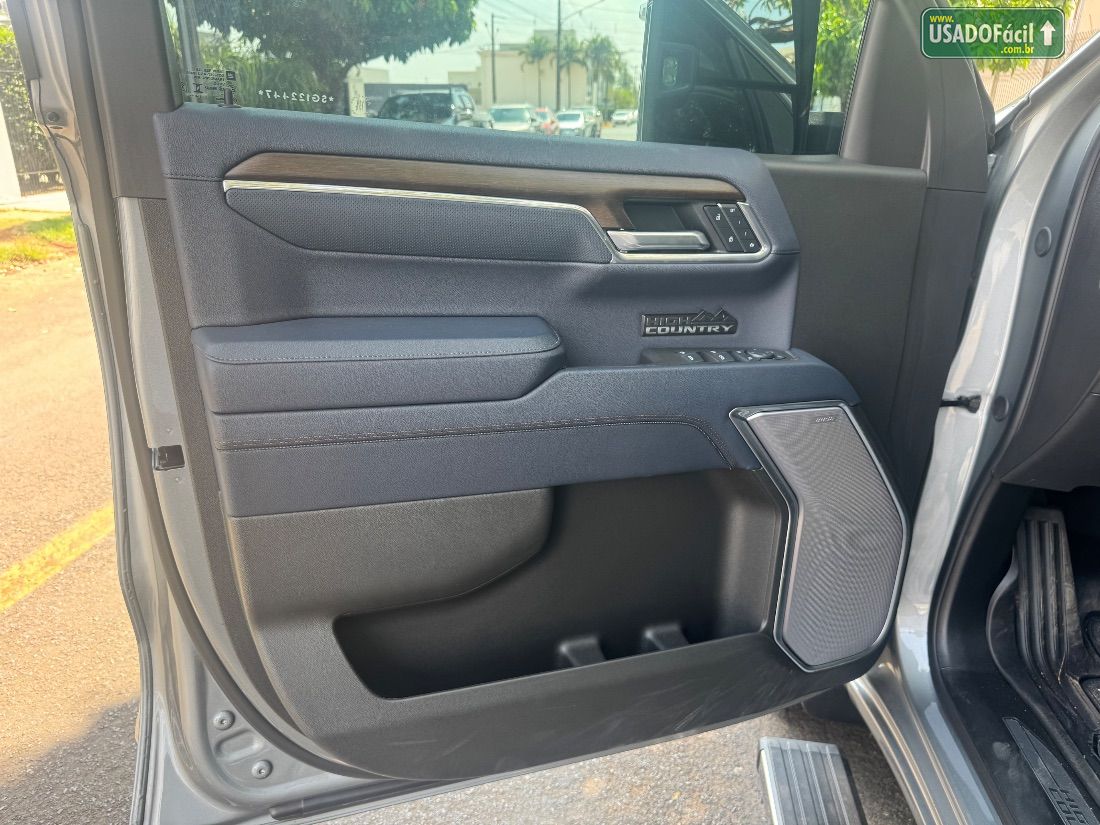 CHEVROLET/GM Silverado High Country 5.3 V8 AWD Automático 2024/2025 — foto 12 de 30