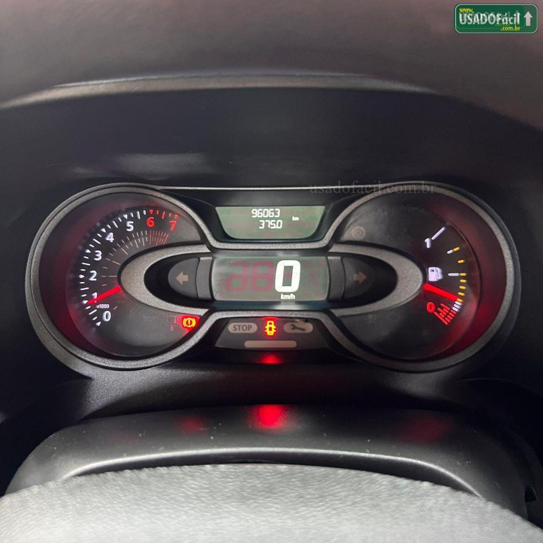 RENAULT Duster Oroch Intense 1.6 16V Mecânico Flex 2022/2023 — foto 9 de 12