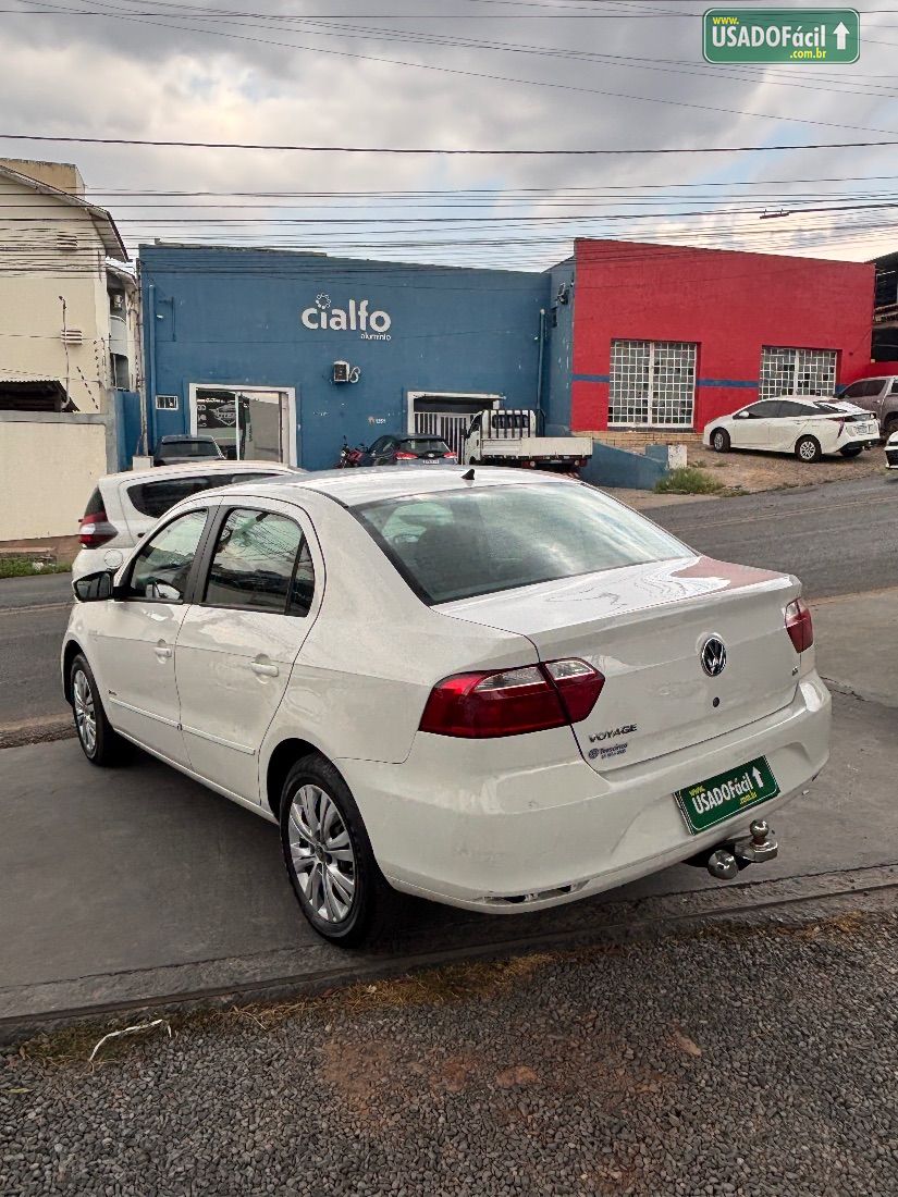Volkswagen Voyage Comfortline 1.6 Total Flex 2013/2014 — foto 4 de 12