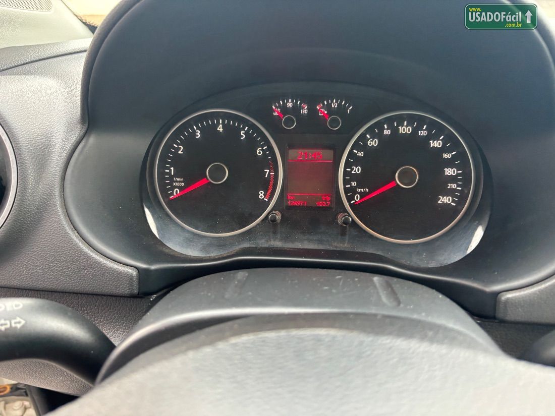 Volkswagen Voyage Comfortline 1.6 Total Flex 2013/2014 — foto 7 de 12