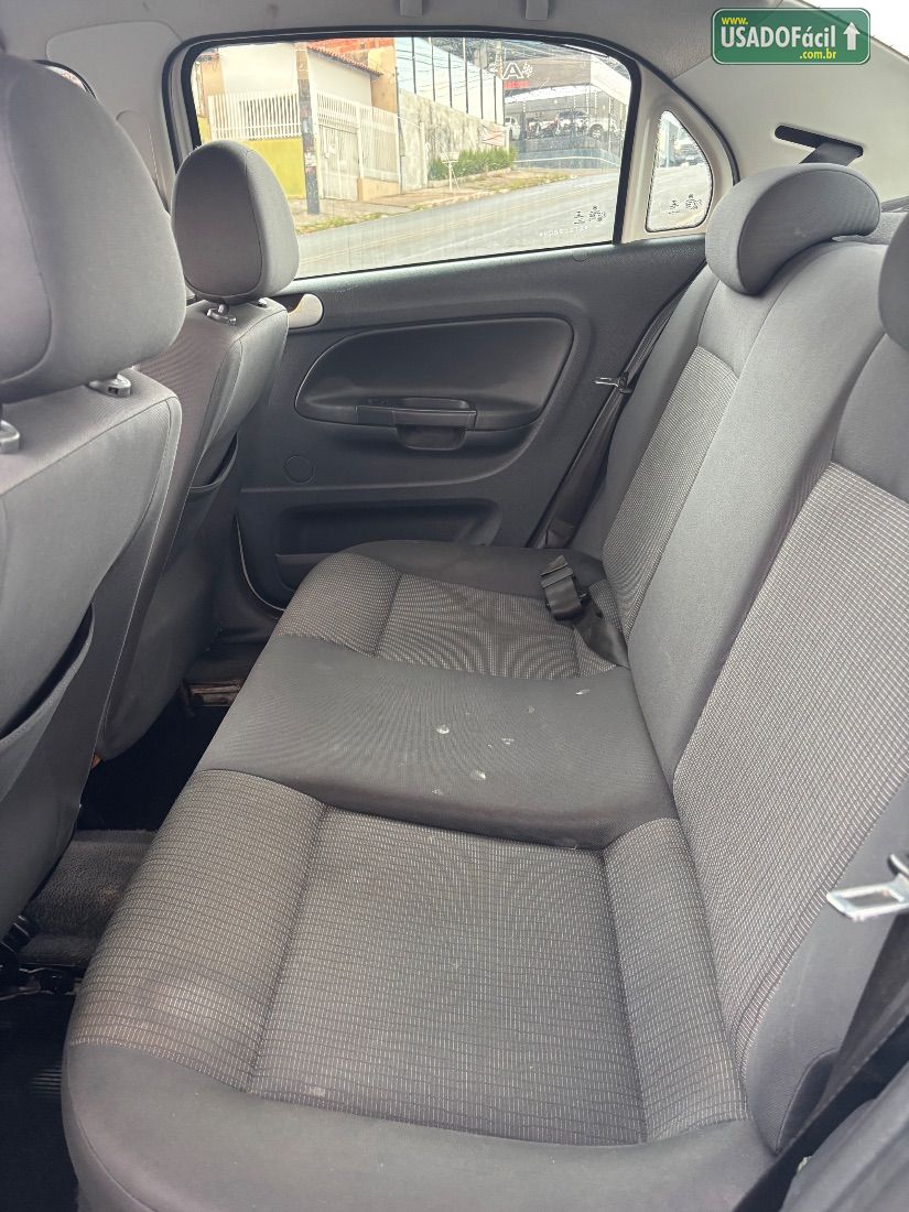 Volkswagen Voyage Comfortline 1.6 Total Flex 2013/2014 — foto 9 de 12