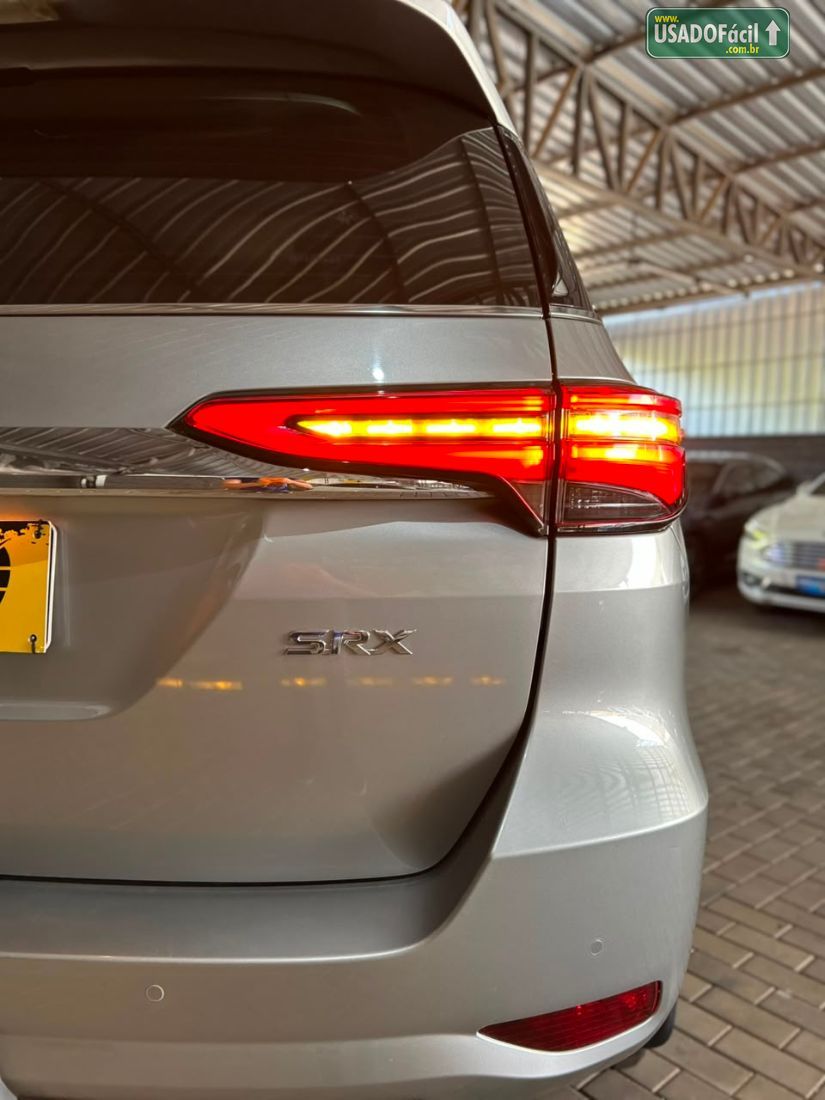 Toyota Hilux SW4 SRX 2.8 4x4 TDI Automático Diesel 2021/2022 — foto 7 de 30
