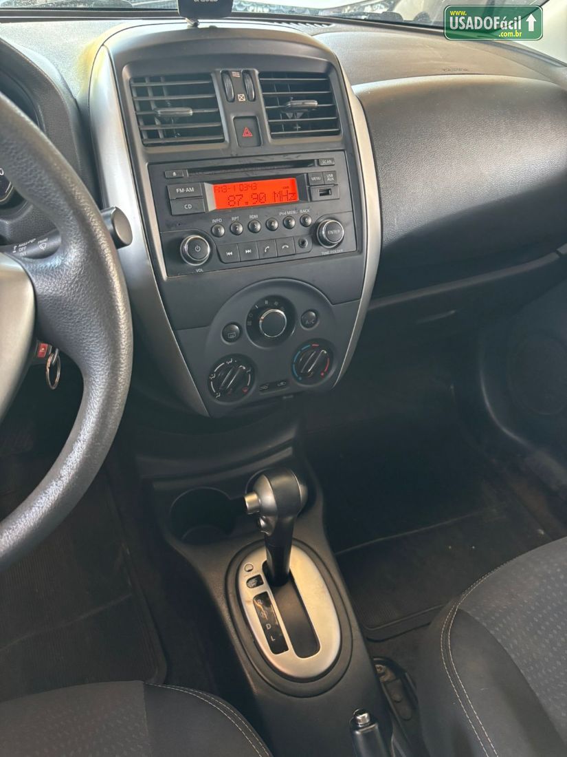 Nissan Versa SV 1.6 Automático FlexStart 2016/2017 — foto 11 de 13