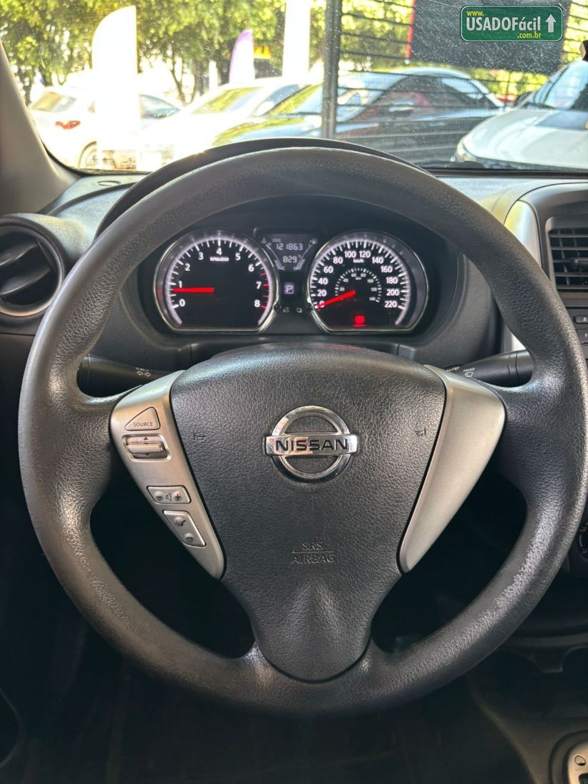 Nissan Versa SV 1.6 Automático FlexStart 2016/2017 — foto 12 de 13