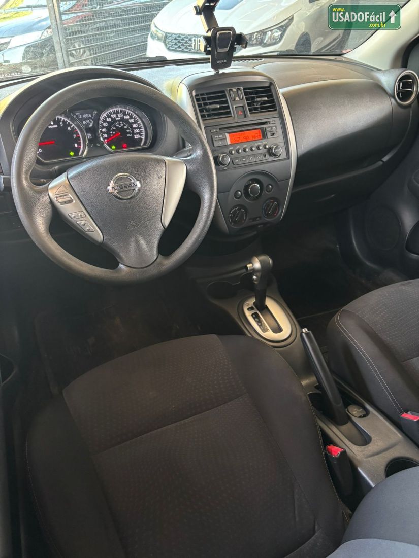 Nissan Versa SV 1.6 Automático FlexStart 2016/2017 — foto 8 de 13