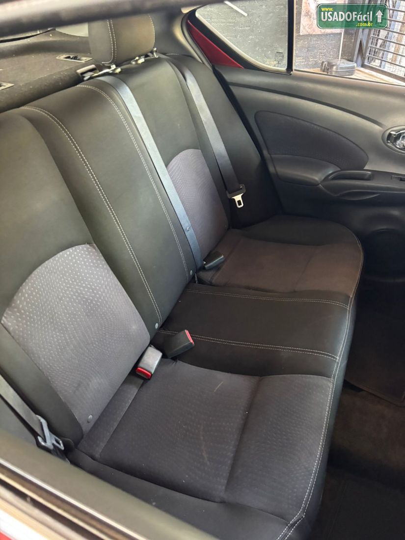 Nissan Versa SV 1.6 Automático FlexStart 2016/2017 — foto 9 de 13