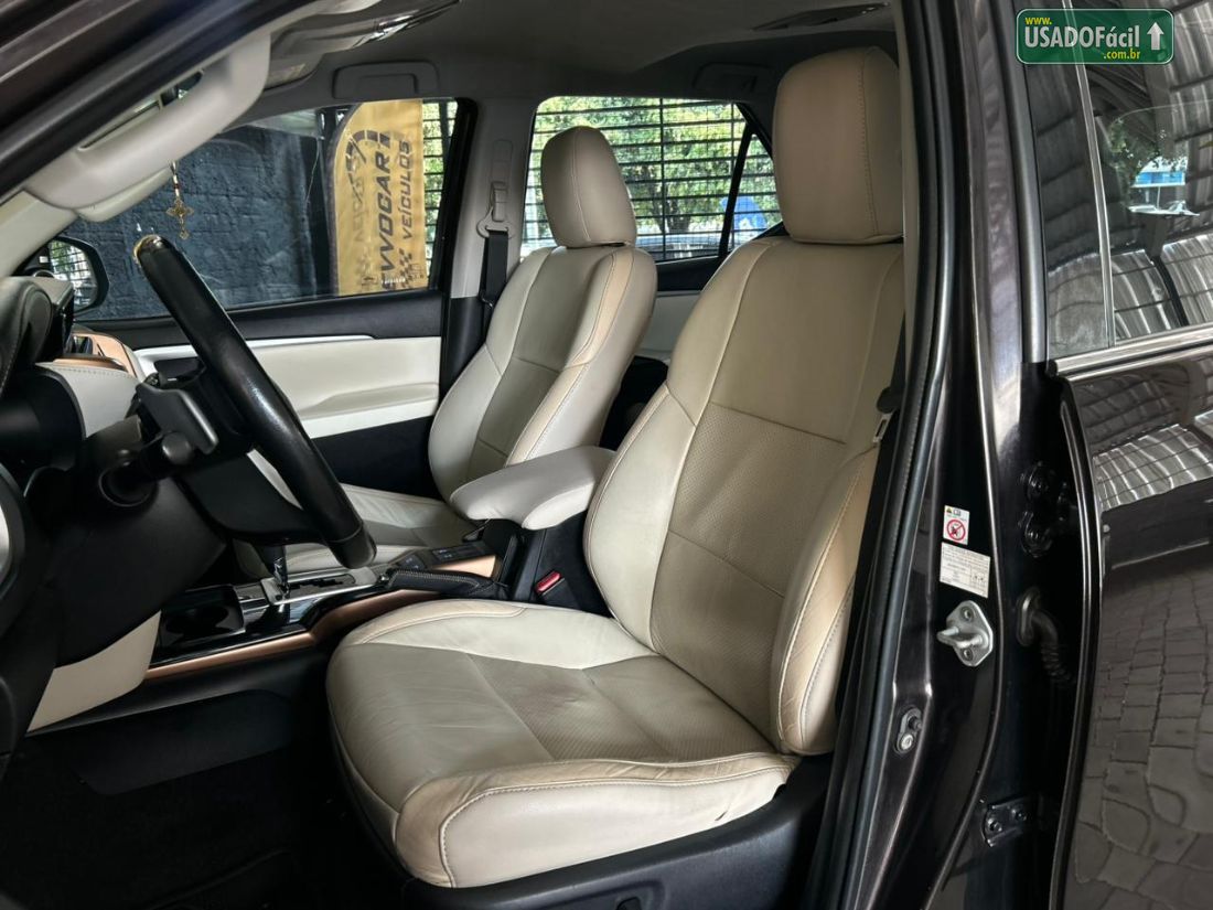 Toyota Hilux SW4 SRX Diamond 2.8 4x4 turbo Automático Diesel 2018/2019 — foto 9 de 23