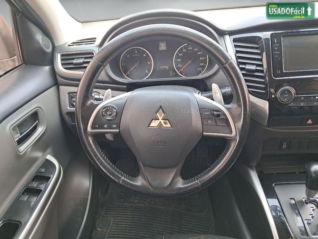 MITSUBISHI L200 Triton Sport HPE CD 2.4 4x4 Automático Diesel 2018/2019 — foto 6 de 11