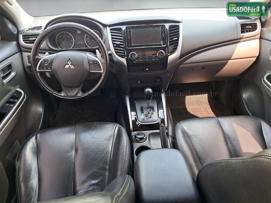 MITSUBISHI L200 Triton Sport HPE CD 2.4 4x4 Automático Diesel 2018/2019 — foto 7 de 11