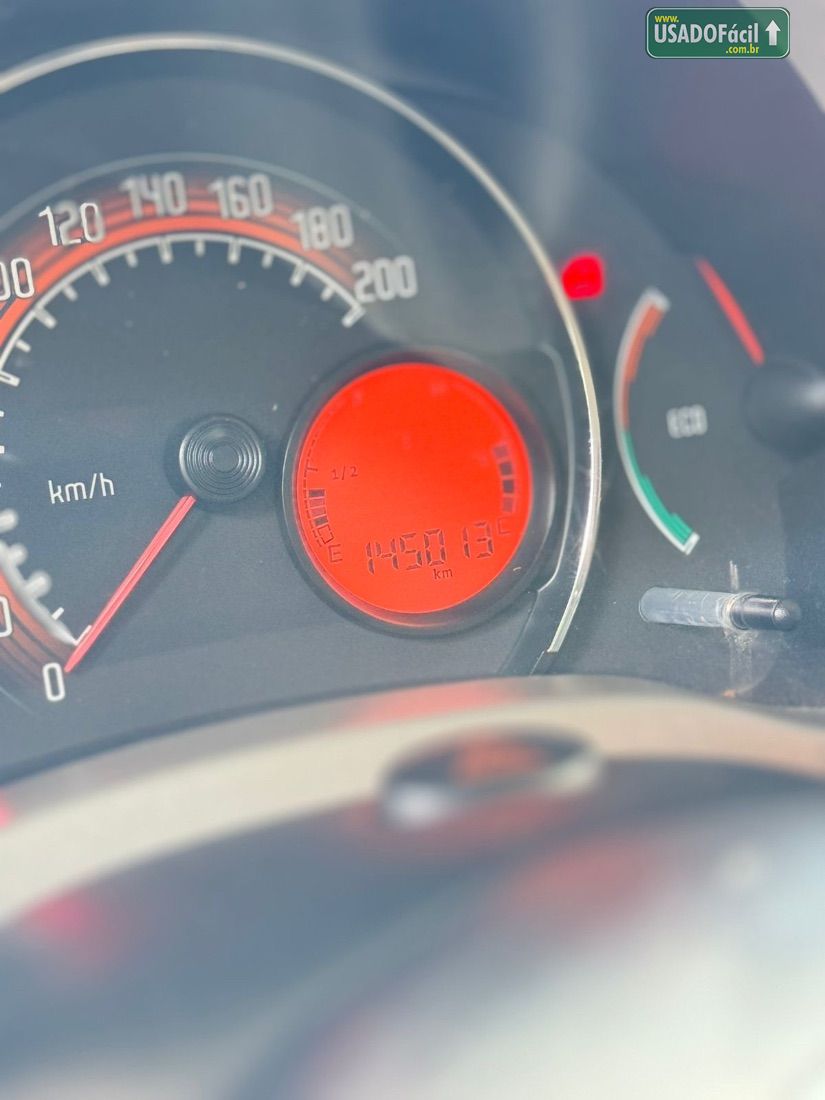 Fiat Uno Vivace 1.0 EVO Fire Flex 5P 2013/2014 — foto 11 de 11