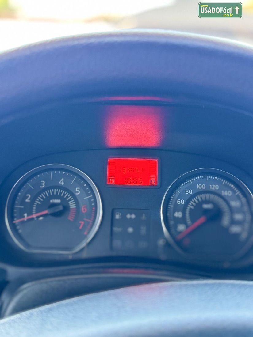 Renault Logan Expression 1.0 Hi-Flex 2013/2013 — foto 11 de 11
