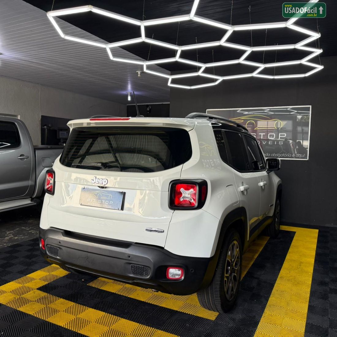 Jeep Renegade Longitude 1.8 4x2 Automático Flex 2016/2016 — foto 13 de 13