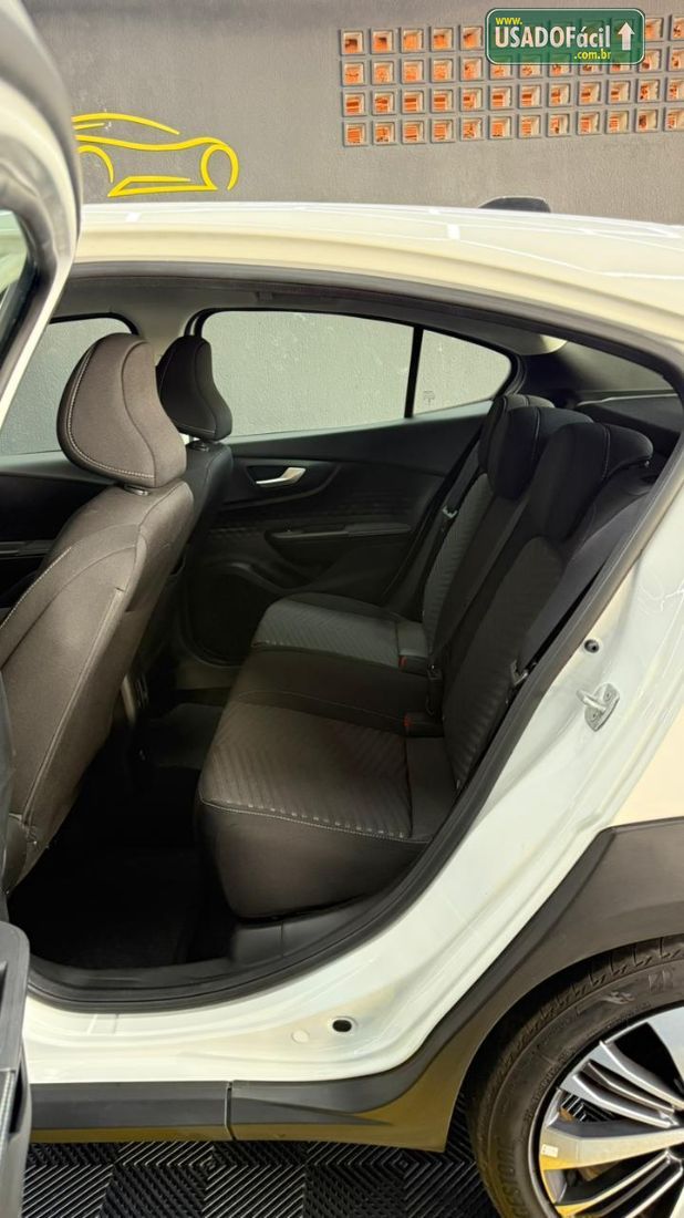 Fiat Fastback Audace 200 Turbo Automático Híbri­do 2025/2025 — foto 10 de 13