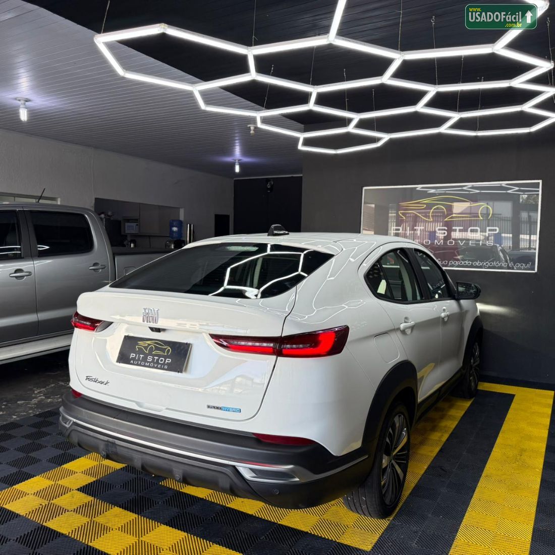 Fiat Fastback Audace 200 Turbo Automático Híbri­do 2025/2025 — foto 13 de 13