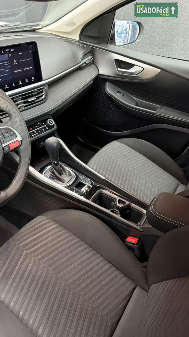 Fiat Fastback Audace 200 Turbo Automático Híbri­do 2025/2025 — foto 8 de 13