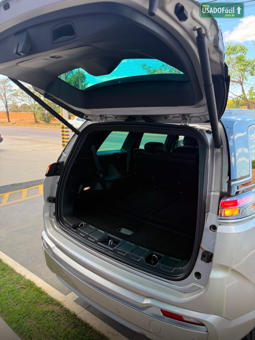 Jeep Commander Overland 2.2 TD 4x4 Automático Diesel 2025/2025 — foto 2 de 13