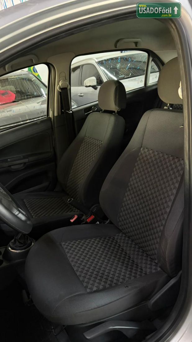 Volkswagen Gol Comfortline 1.0 4P Total Flex 2015/2016 — foto 9 de 10