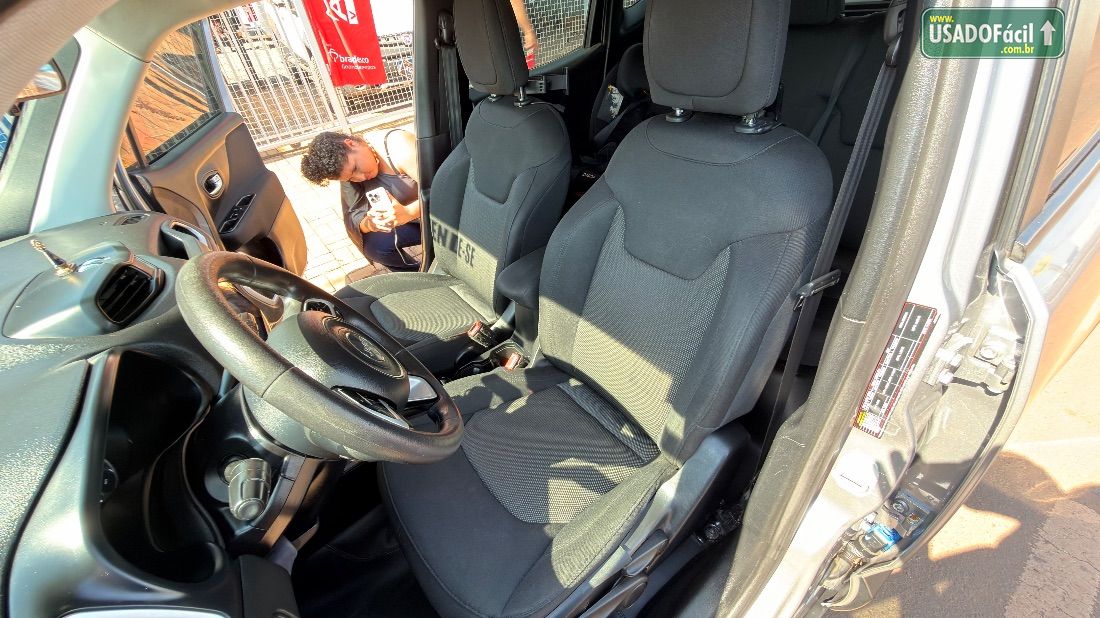 Jeep Renegade Sport 1.8 4x2 Automático Flex 2018/2019 — foto 13 de 14
