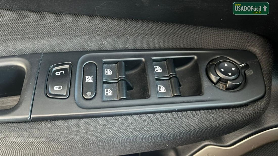 Jeep Renegade Sport 1.8 4x2 Mecânico Flex 2016/2017 — foto 13 de 19