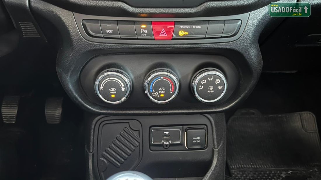 Jeep Renegade Sport 1.8 4x2 Mecânico Flex 2016/2017 — foto 16 de 19