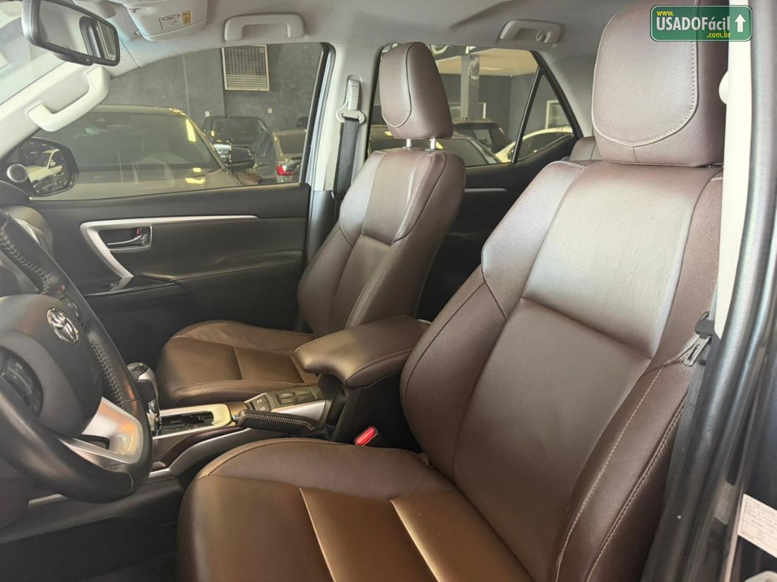 Toyota Hilux SW4 SRV 4x2 2.7 Automático Flex 2020/2020 — foto 14 de 15