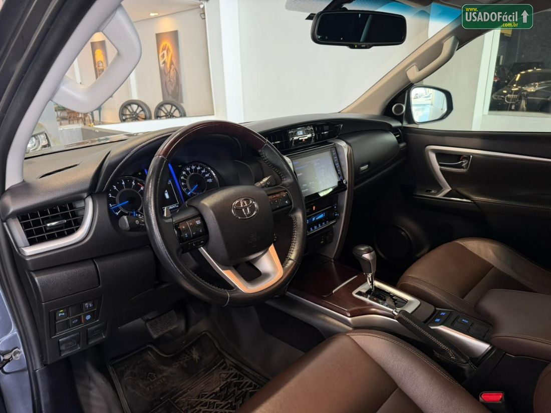Toyota Hilux SW4 SRV 4x2 2.7 Automático Flex 2020/2020 — foto 7 de 15