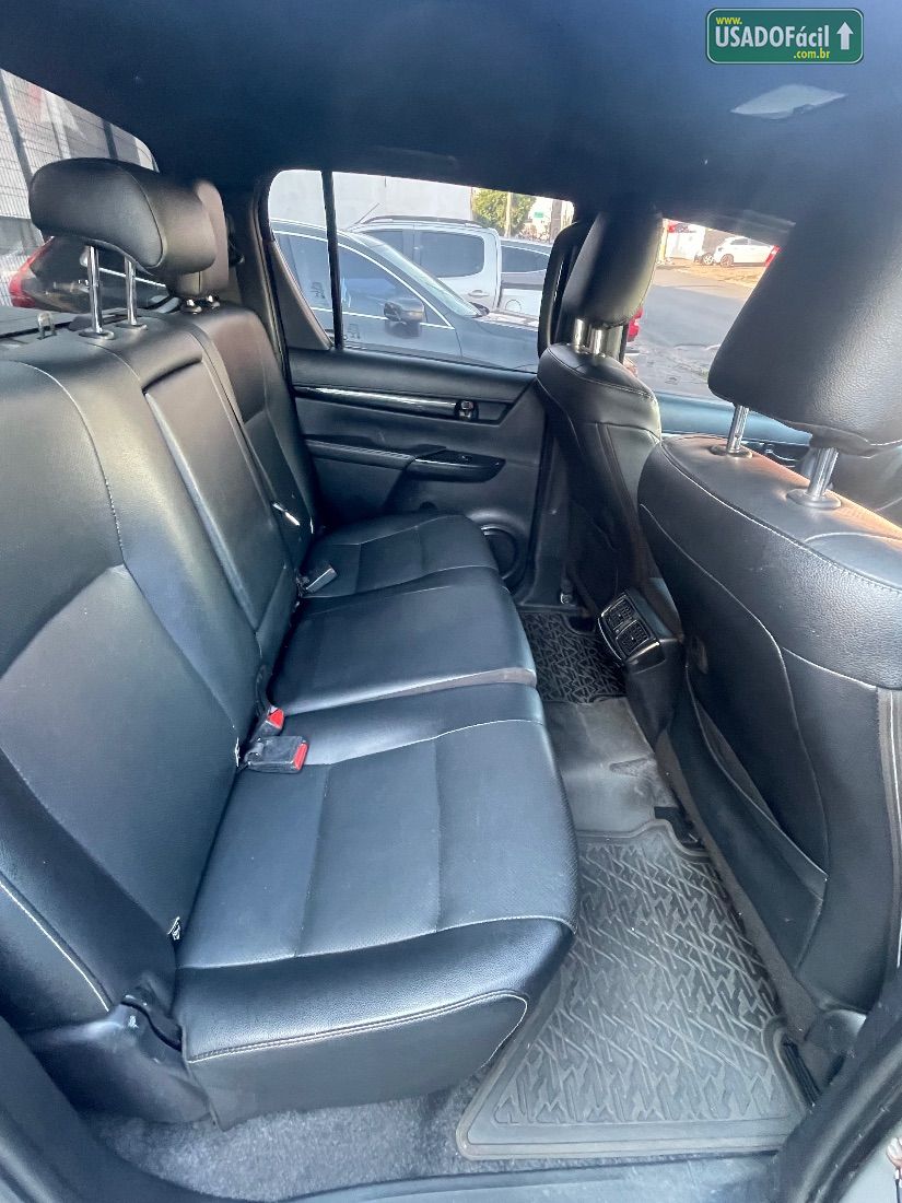 Toyota Hilux SRX CD 2.8 4x4 TDI Automático Diesel 2018/2019 — foto 7 de 9