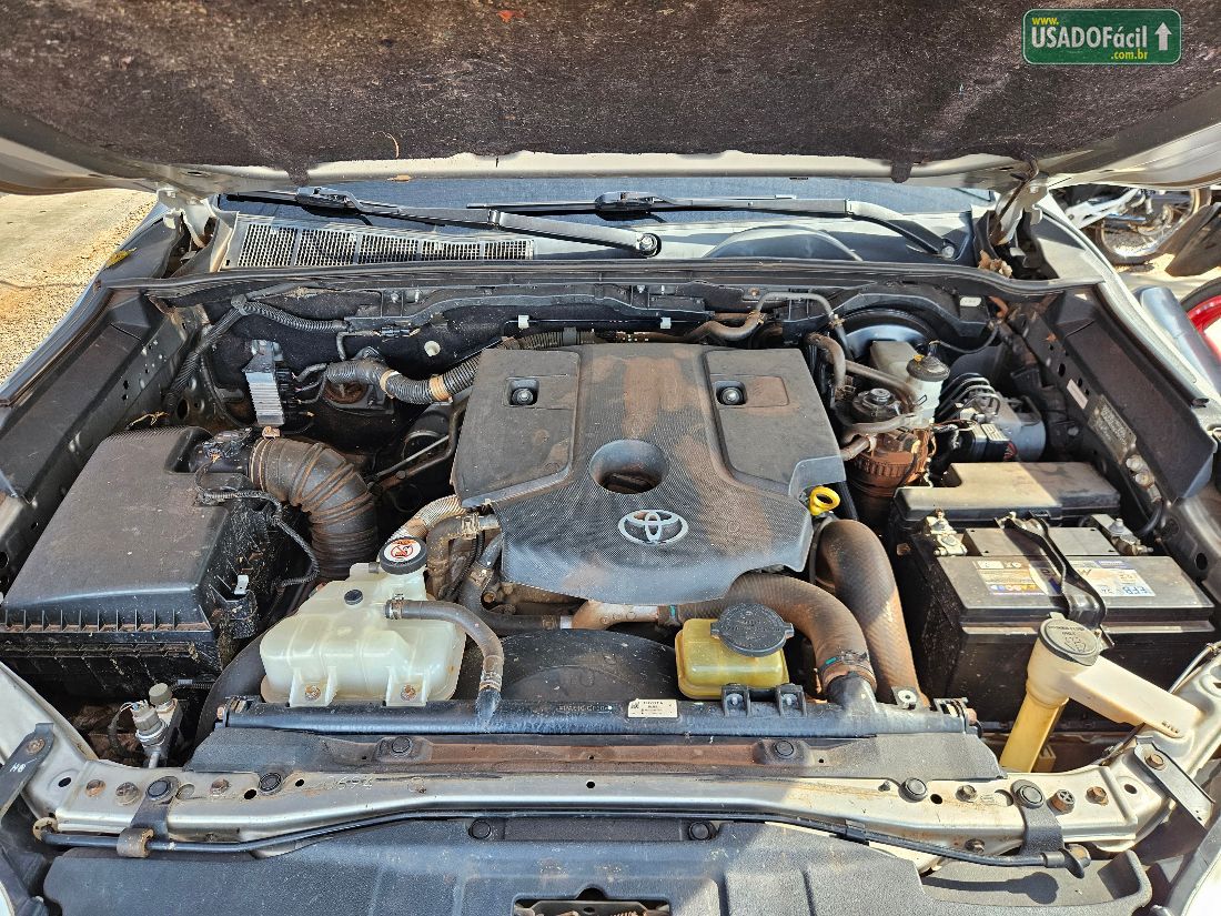 Toyota Hilux SRX CD 2.8 4x4 TDI Automático Diesel 2016/2016 — foto 19 de 20