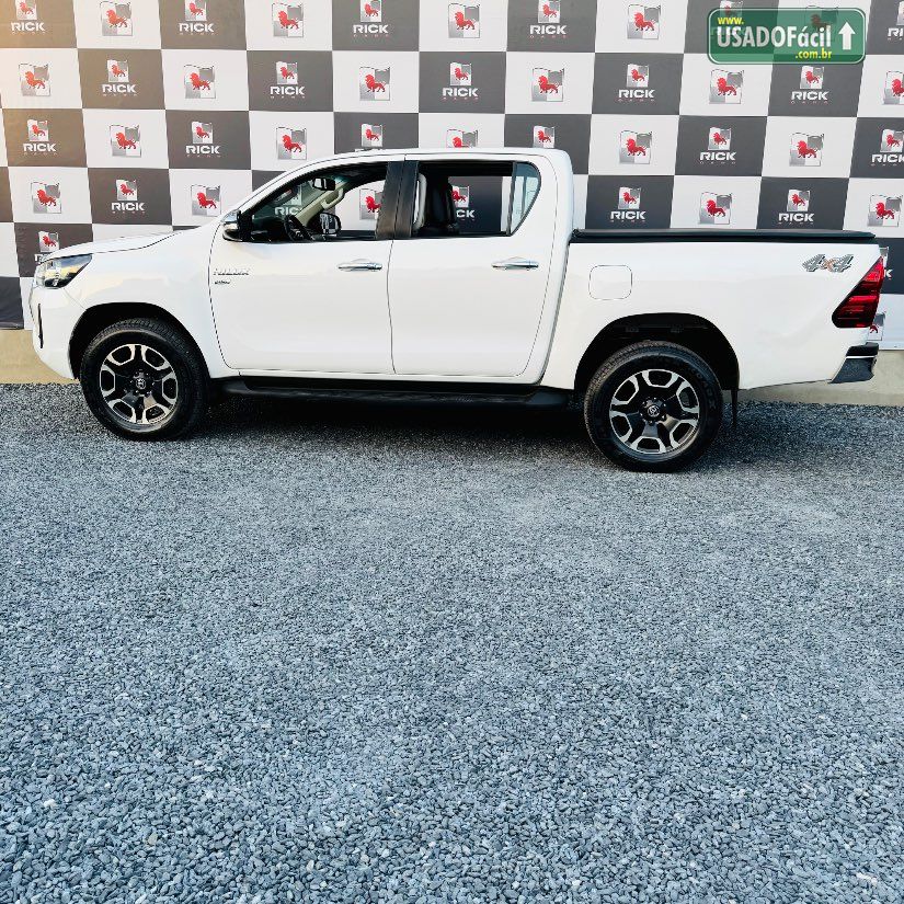 Toyota Hilux SRV CD 2.7 4x4 Automático Flex 2021/2021 — foto 11 de 31